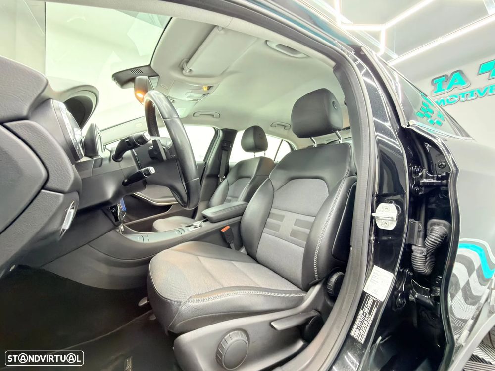 Mercedes-Benz GLA 200 7G-DCT Urban - 18