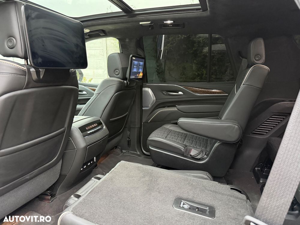 Cadillac Escalade - 8