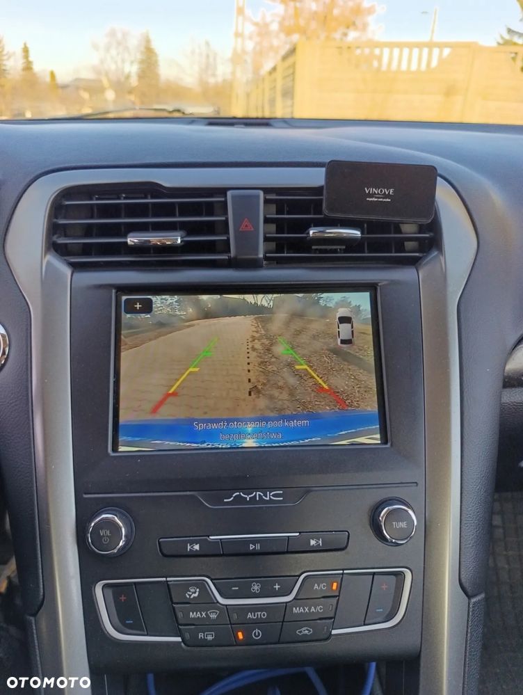 Ford Fusion - 16