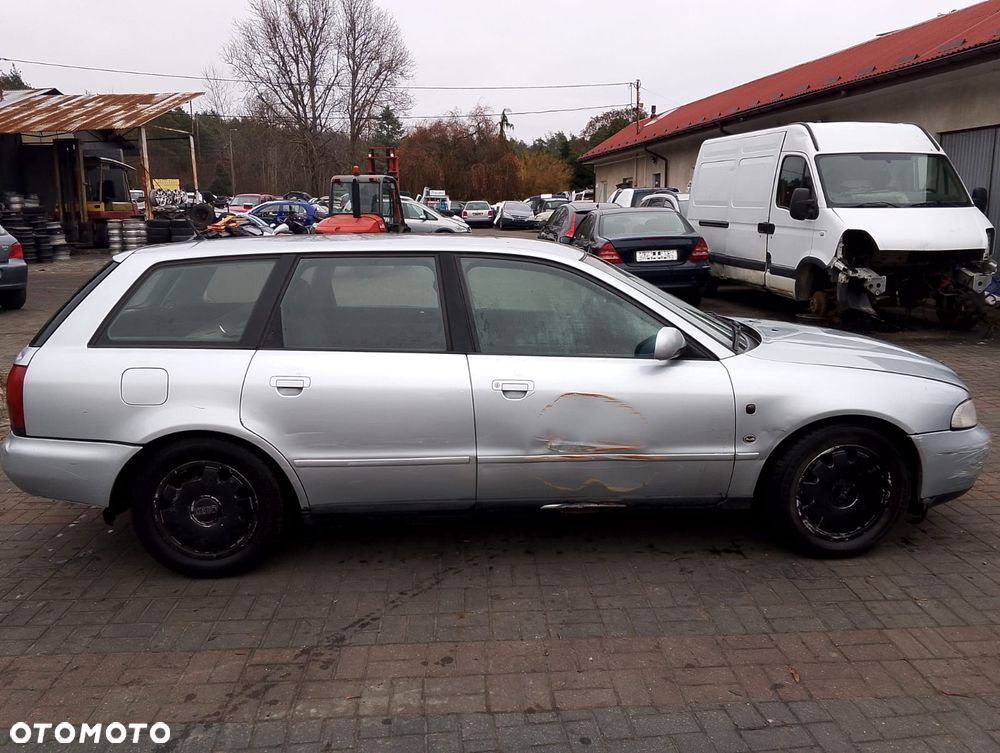 Audi A4 B5 (94-97r.) 1.6 B 100KM. Silnik AHL Skrzynia DCM lakier LY7M. Cały na części. GWARANCJA !!!  Przód Tył Zestaw Komplet Drzwi Klapa Zderzak Błotnik Maska Grill Atrapa Szyba Pas Lampa Lusterko Boczki Fotel Kanapa Kokpit Deska Rozdzielcza Przełącznik Włącznik Sterownik Przewody Wiązka Instalacja Moduł Komputer Czujnik Listwa Pompa Alternator Wtryski Głowica Rozrusznik Kompresor Sprzęgło Dwumas Silnik Skrzynia ABS Klimatyzacji Paliwa Wspomagania Kolektor Turbina Przepustnica Zawór Chłodnica Koło Hak Belka Sanki Zawieszenie Mcpherson Półoś Amortyzator Wydech Tłumik Zacisk Most - 6