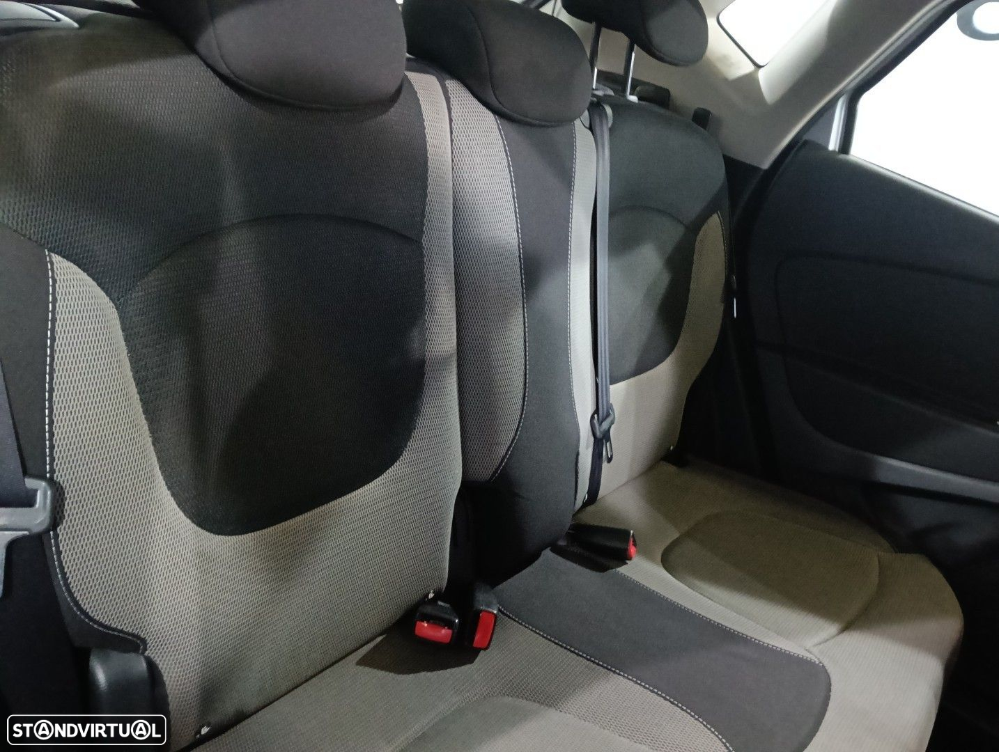 Renault Captur 1.5 dCi Exclusive - 24