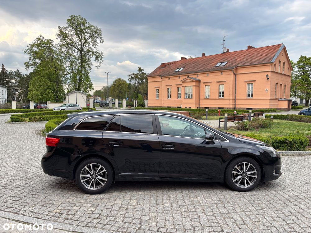 Toyota Avensis 2.2 D-CAT Sol - 6