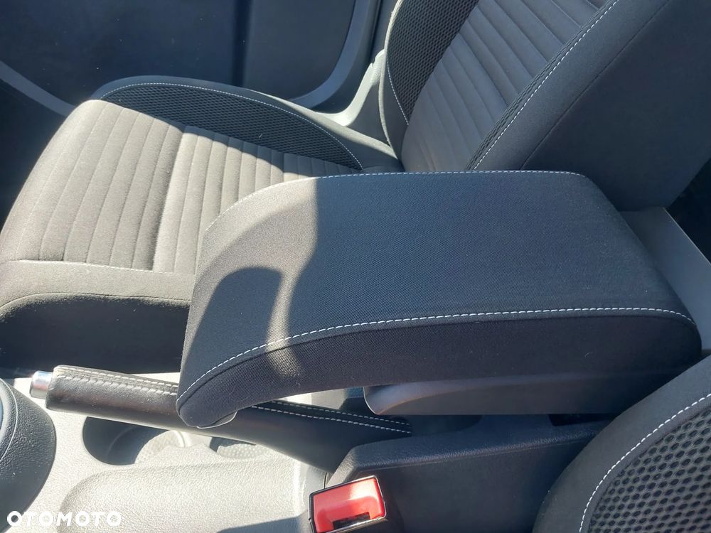 Volkswagen Touran 1.6 TDI DPF DSG Cup - 23