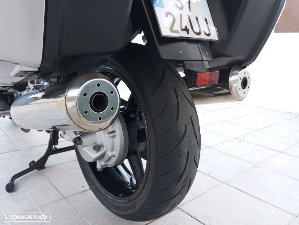 Yamaha FJR - 4