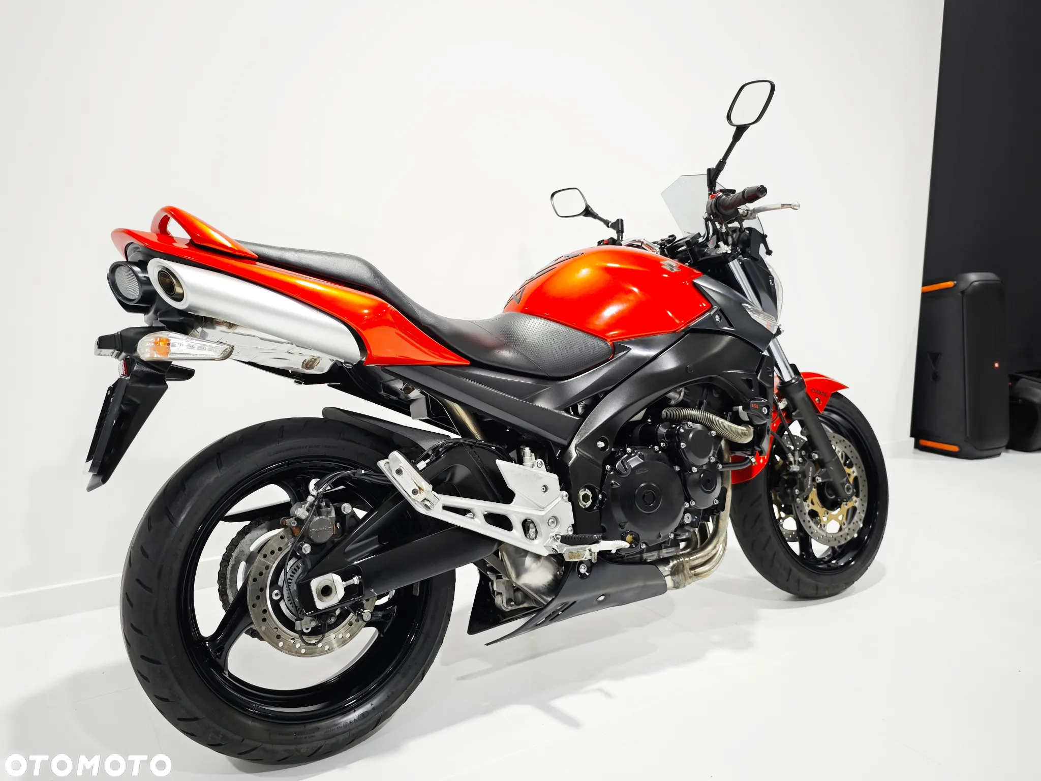 Suzuki GSR - 10
