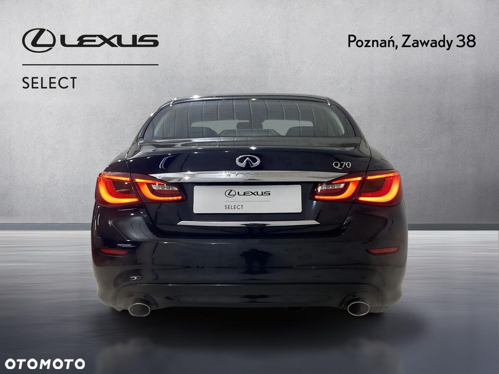 Infiniti Q70 - 7