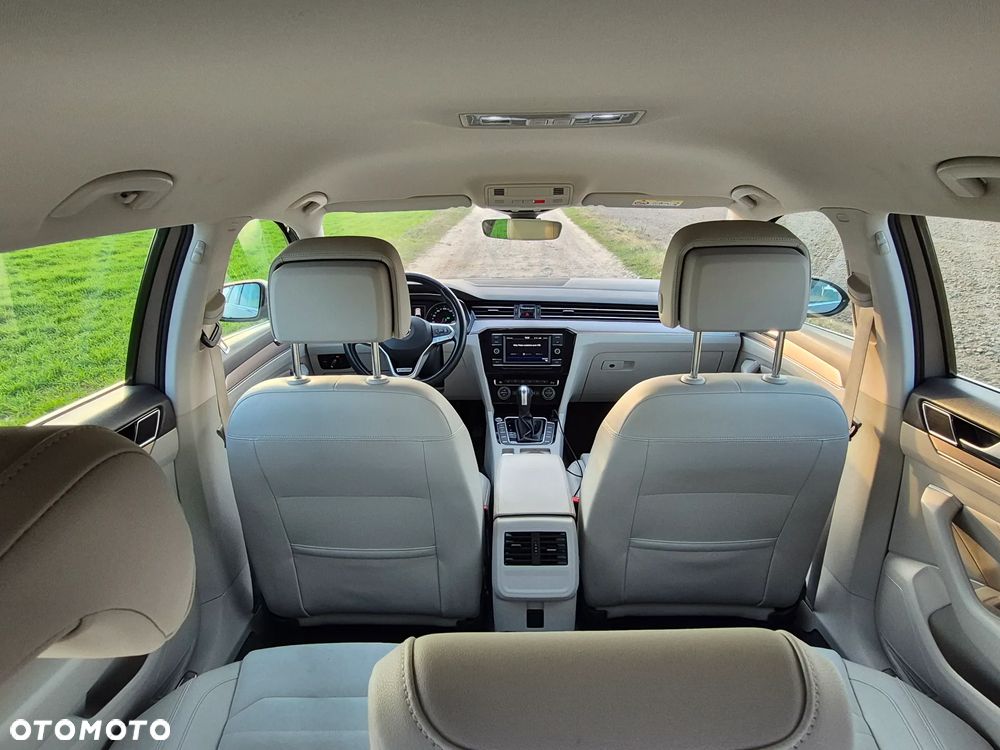 Volkswagen Passat 2.0 TDI 4Mot Elegance DSG - 24