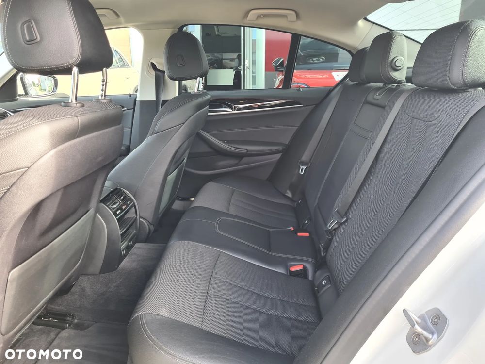 BMW Seria 5 520i Sport Line sport - 22