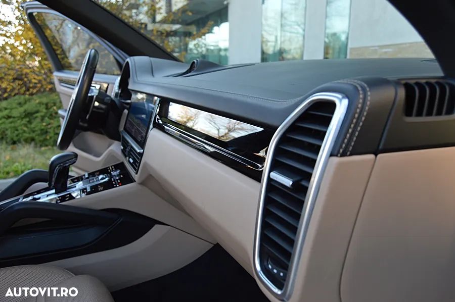 Porsche Cayenne S Tiptronic S Platinum Edition - 33