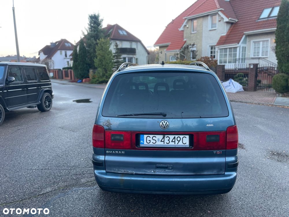 Volkswagen Sharan 1.9 TDI Highline - 5
