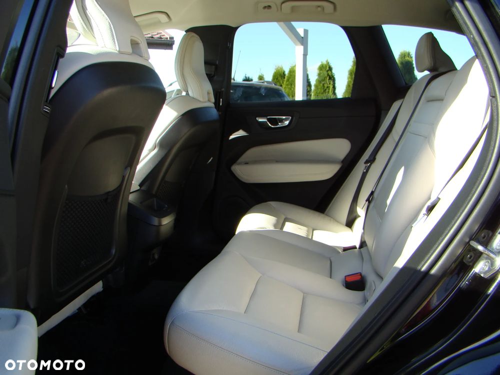 Volvo XC 60 - 25