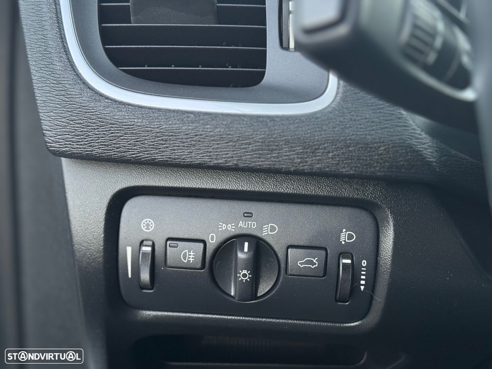 Volvo V40 1.6 D2 Eco Kinetic - 11