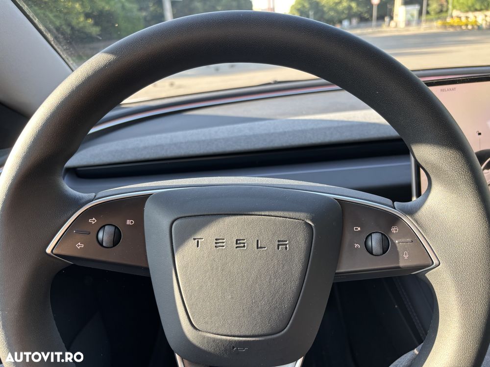 TESLA Model 3 2023 — imagine 8