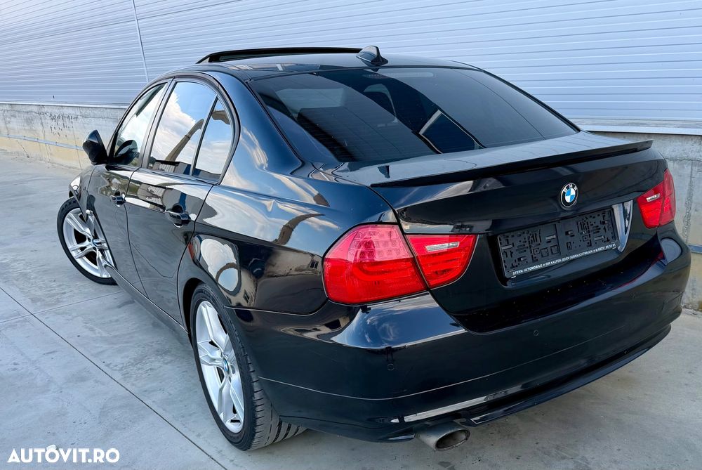 BMW Seria 3 320d DPF Aut. Edition Sport - 26