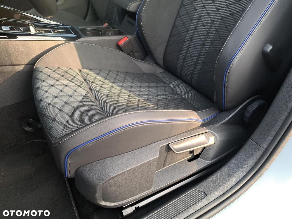 Volkswagen Golf - 19