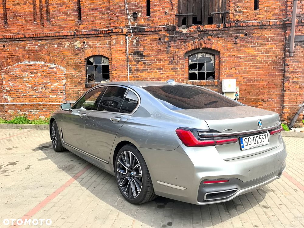 BMW Seria 7 740d xDrive sport - 3