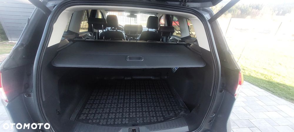 Ford Kuga 1.6 EcoBoost 2x4 Titanium - 14