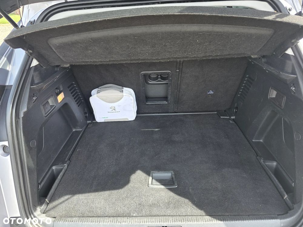 Peugeot 3008 1.6 BlueHDi Allure S&S EAT6 - 23