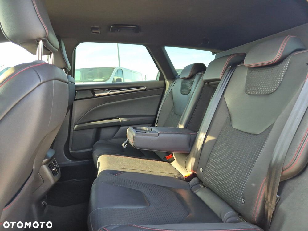 Ford Mondeo - 28