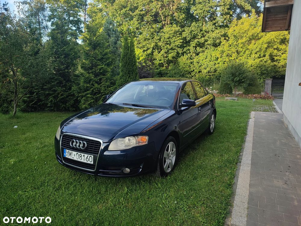 Audi A4 Limousine - 1