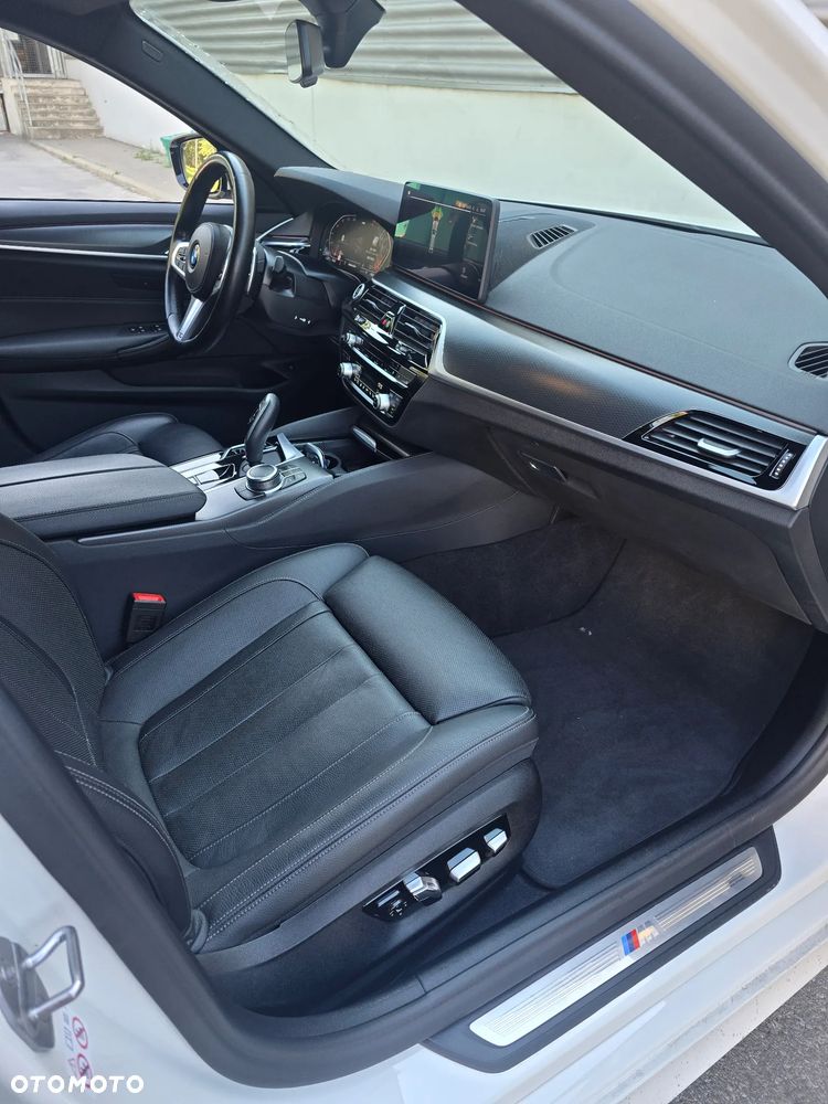 BMW Seria 5 520d xDrive mHEV M Sport sport - 13