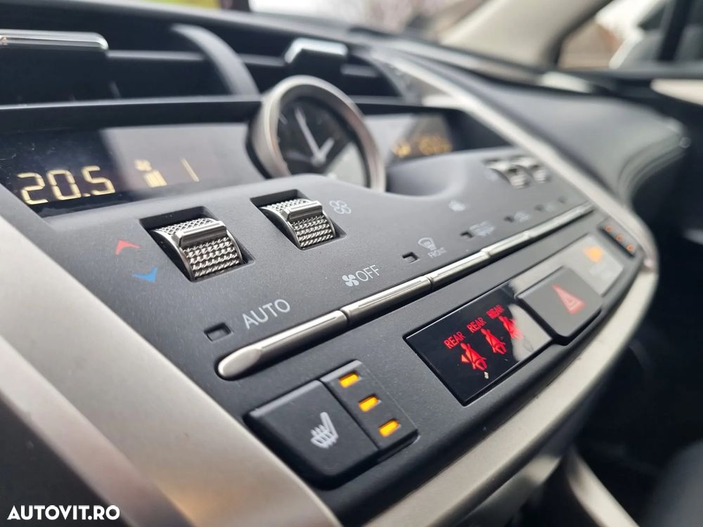 Lexus Seria NX 300h AWD Luxury - 16