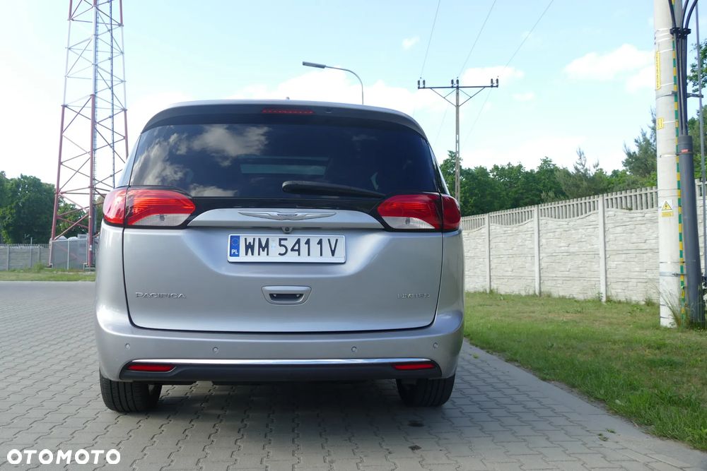 Chrysler Pacifica - 13