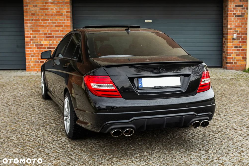Mercedes-Benz Klasa C 300 7G-TRONIC - 9
