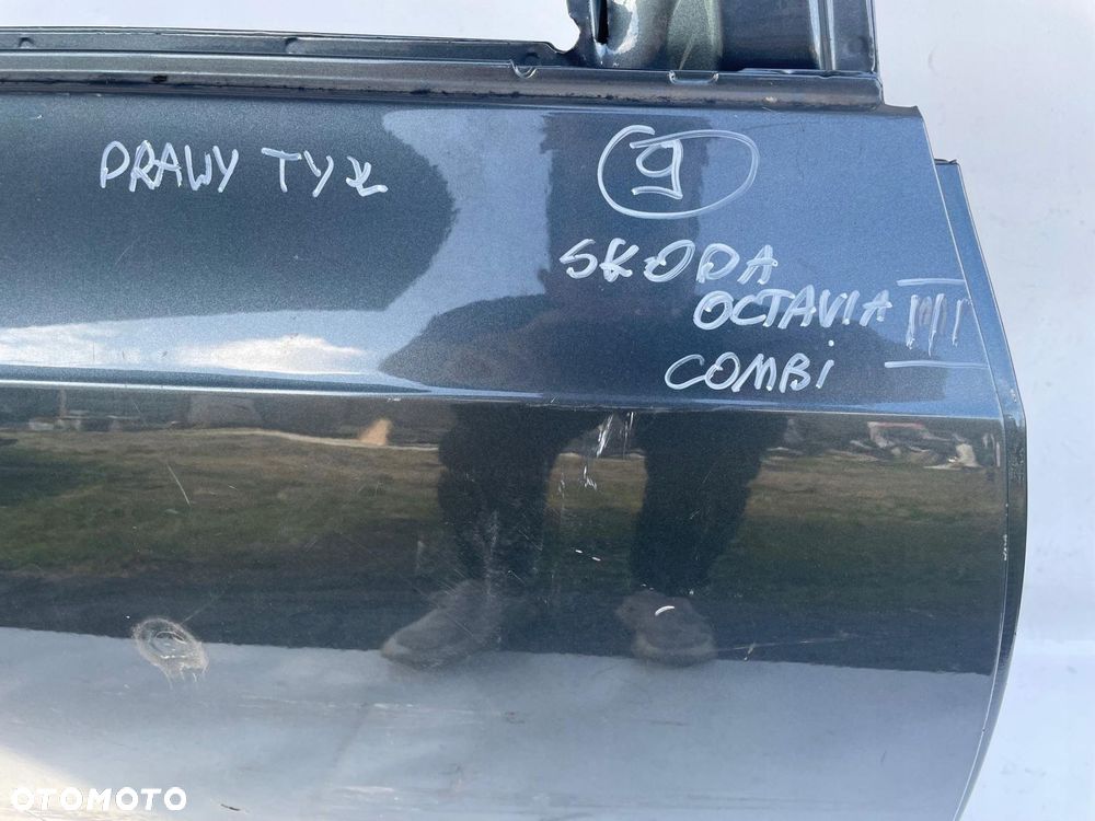 SKODA OCTAVIA III KOMBI DRZWI PRAWY TYŁ 5E9833312D - 5