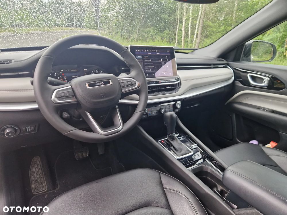 Jeep Compass - 31