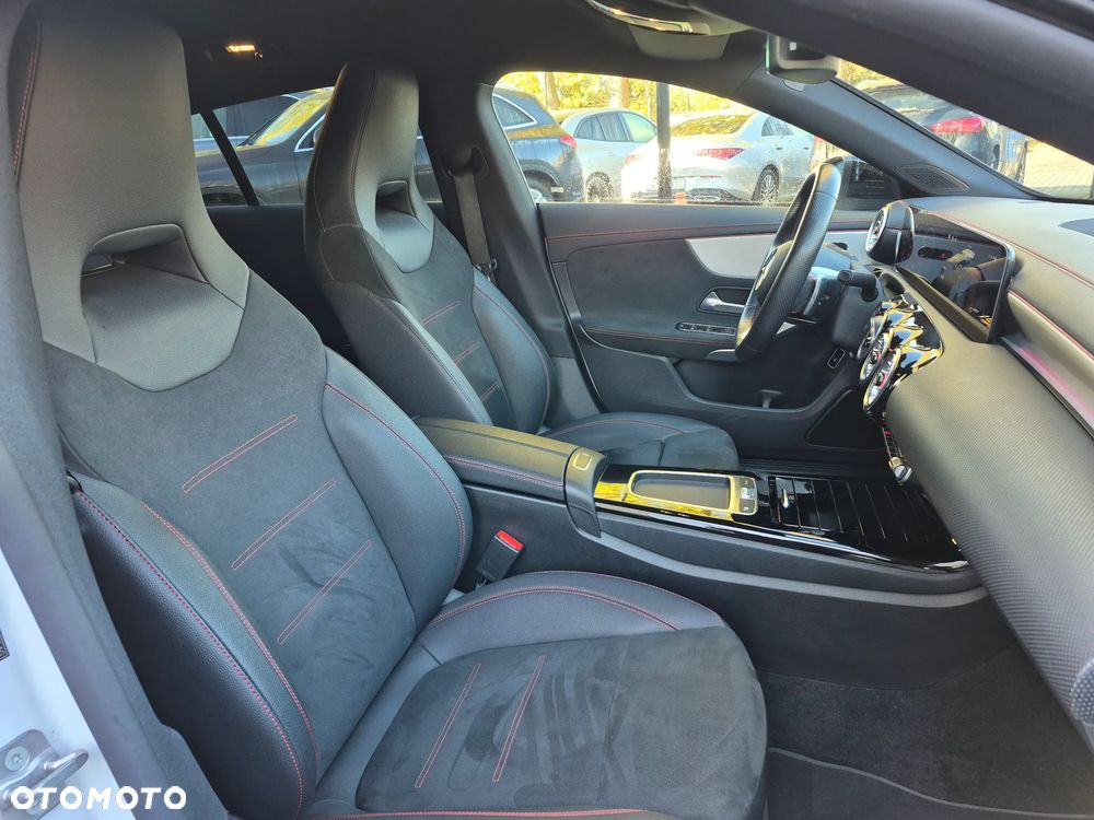 Mercedes-Benz CLA 200 AMG Line 7G-DCT - 30