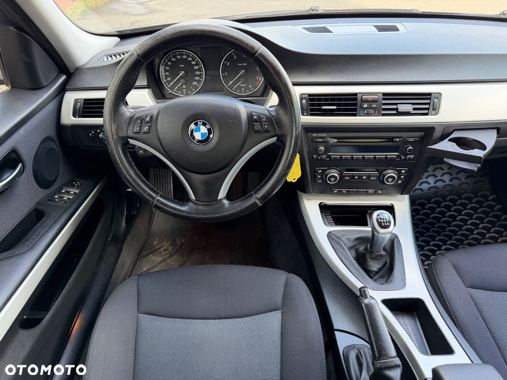 BMW Seria 3 320i Edition Lifestyle - 19