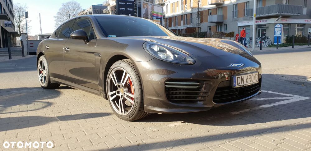 Porsche Panamera Turbo - 12