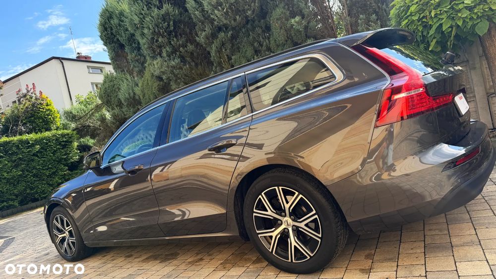 Volvo V60 B3 B DKG Core - 7