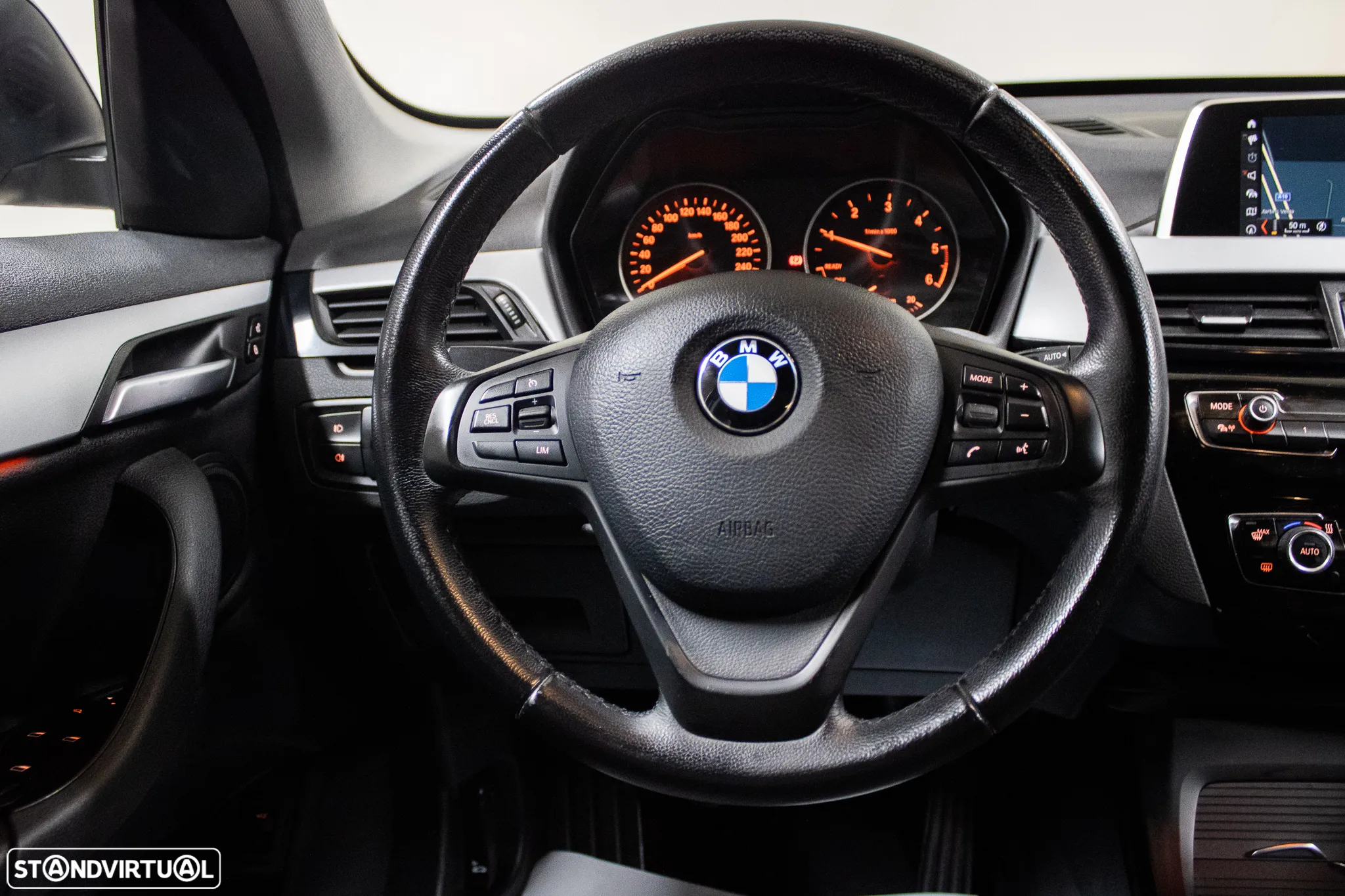 BMW X1 16 d sDrive Advantage - 34