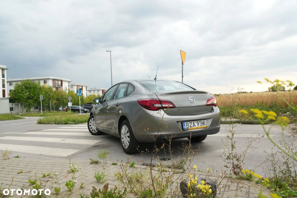 Opel Astra 1.6 Active EU6 - 2