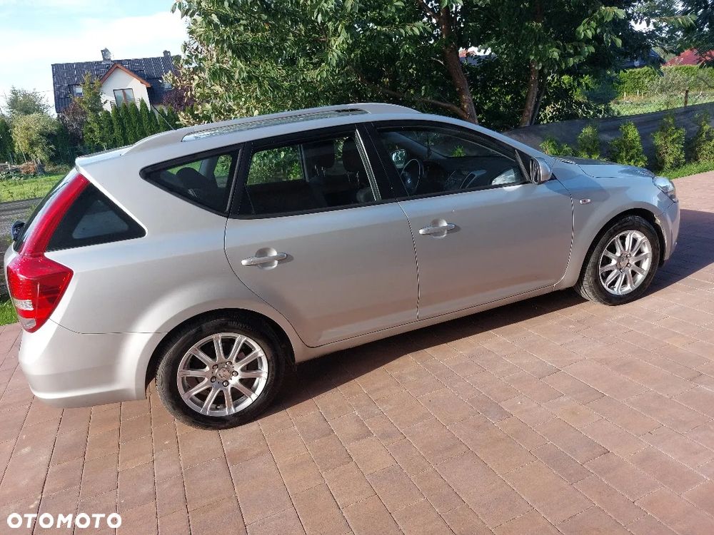 Kia Ceed Cee'd 1.6 L - 9