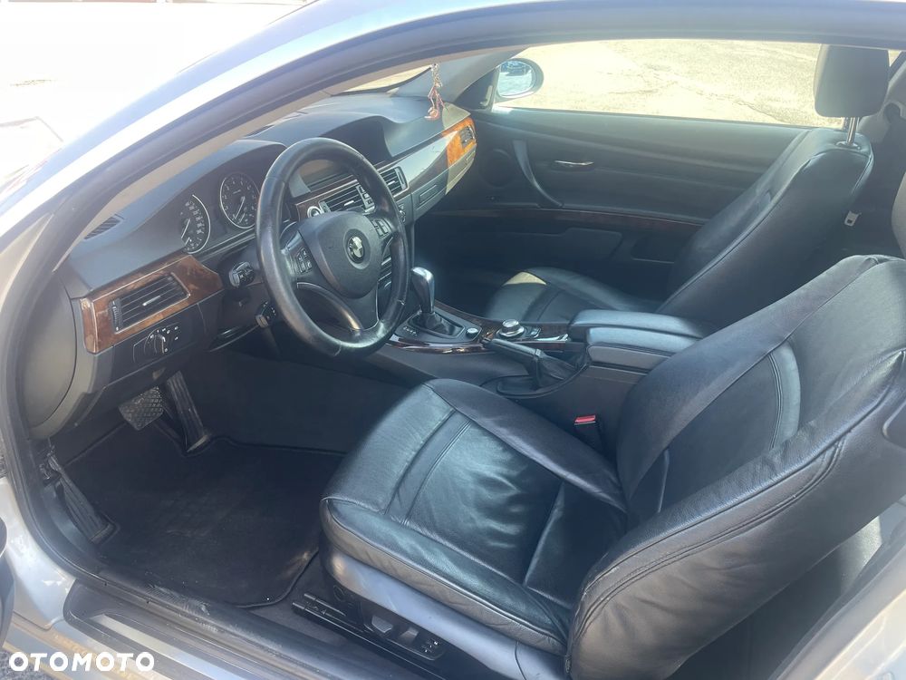 BMW Seria 3 325i - 11