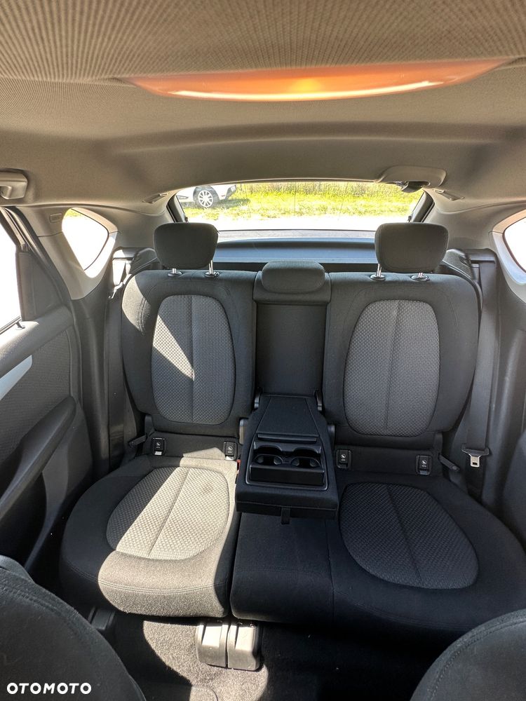 BMW Seria 2 218d - 12
