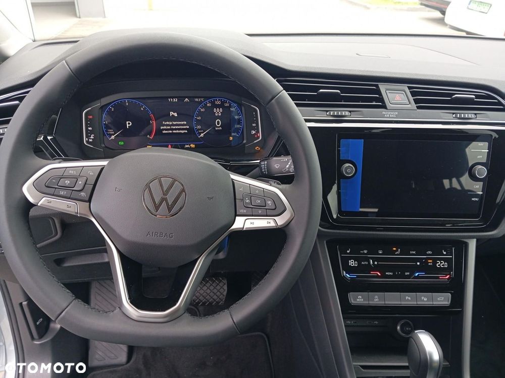 Volkswagen Touran - 14