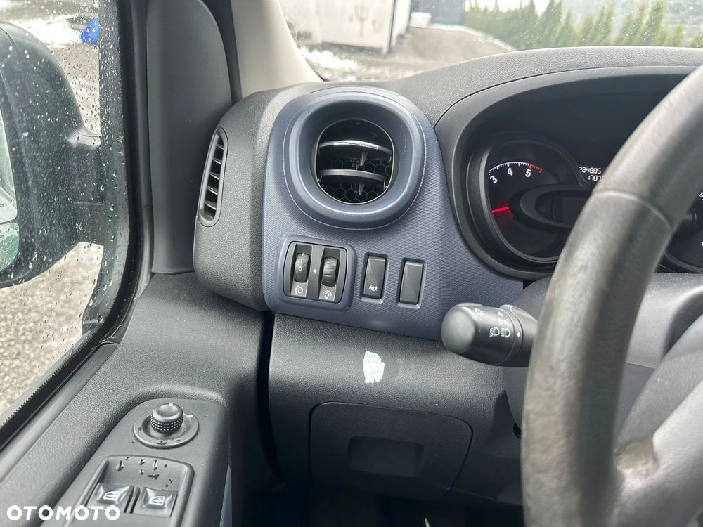 Opel VIVARO - 12
