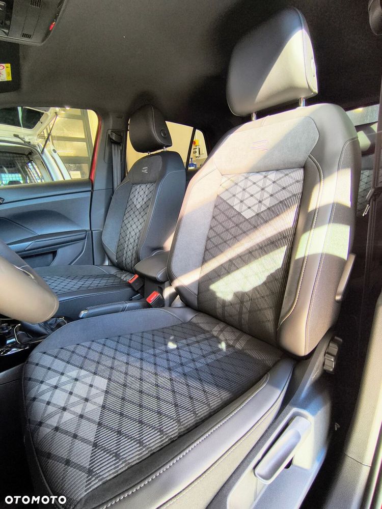 Volkswagen T-Cross 1.0 TSI R-Line Plus DSG - 9