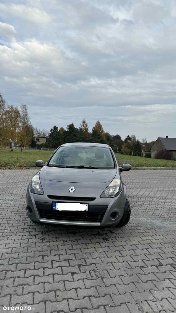 Renault Clio 1.2 16V Alize - 1