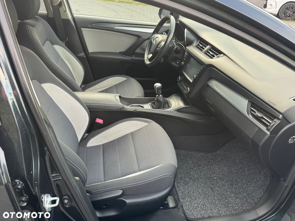 Toyota Avensis - 30