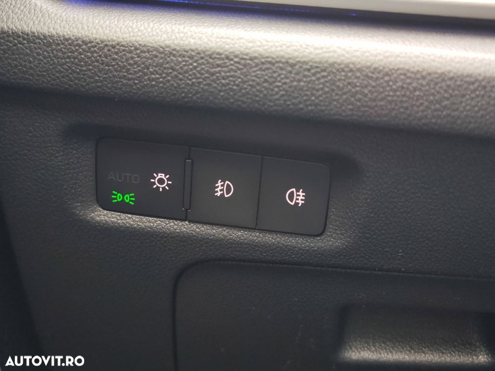 Skoda Octavia Combi Diesel 2.0 TDI Ambition - 25