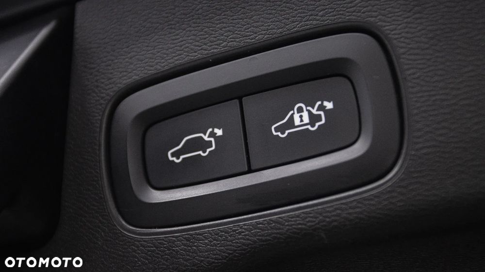 Volvo XC 60 B4 B Momentum Pro - 28