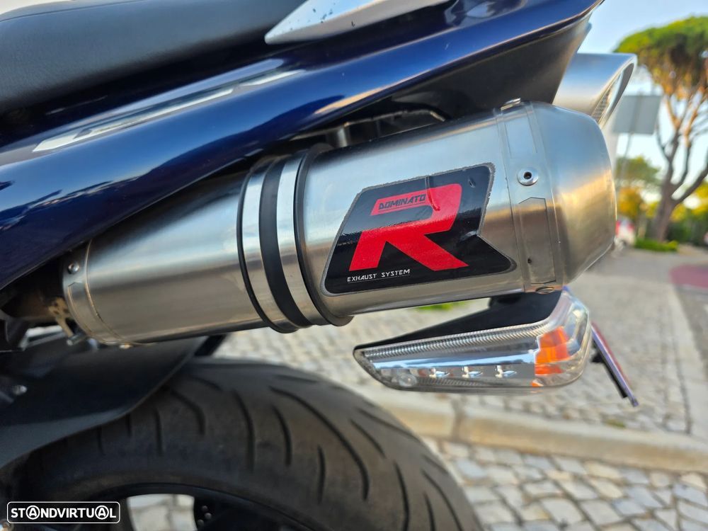 Suzuki GSR - 7