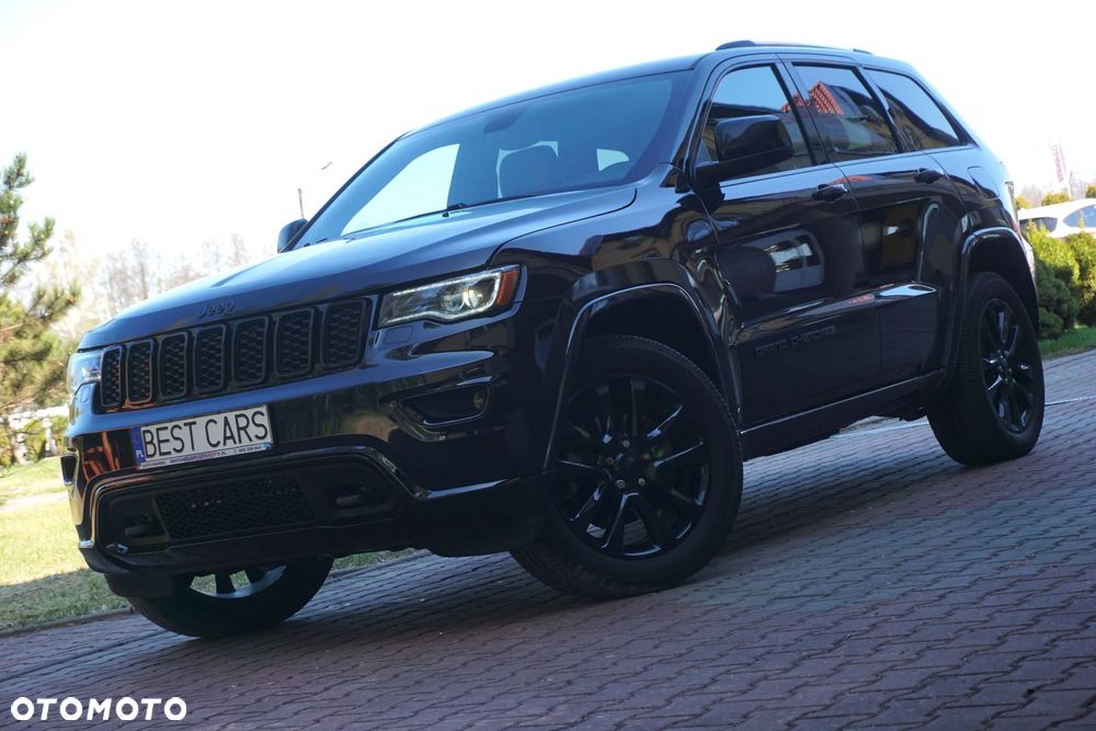 Jeep Grand Cherokee - 12