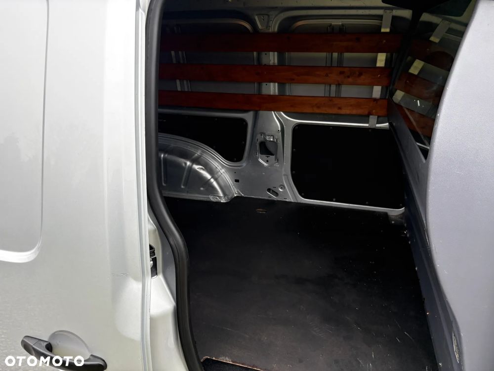 Volkswagen Caddy - 33