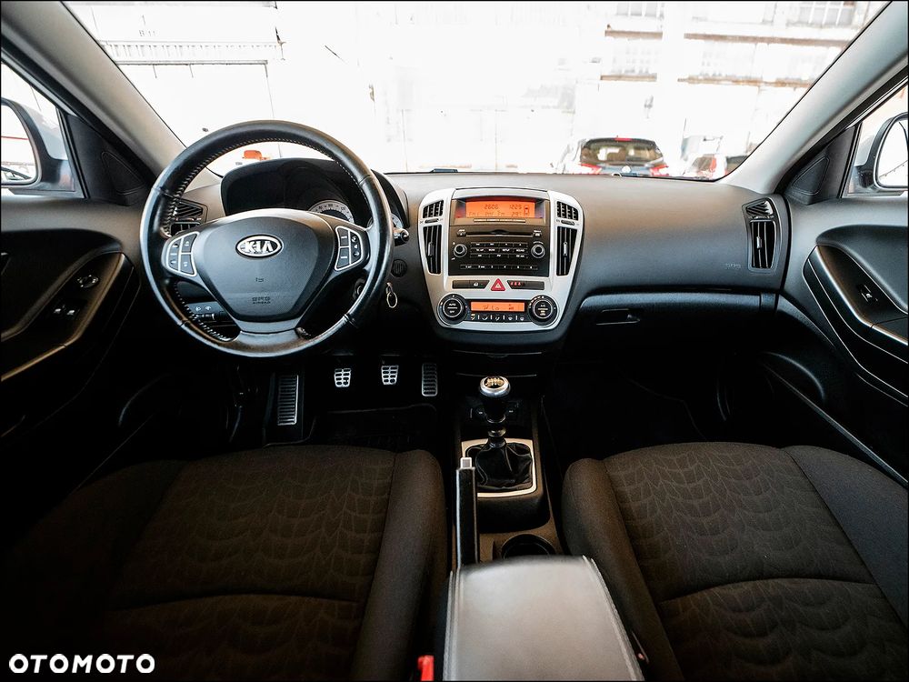 Kia ProCeed - 16